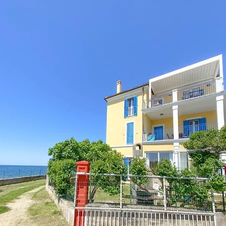 Belvedere Dole Apartment